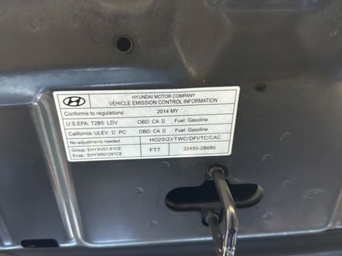 Used 2014 Hyundai Veloster Turbo FWD image 25