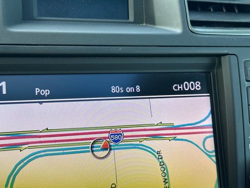 Used 2012 Toyota Highlander Limited image 25