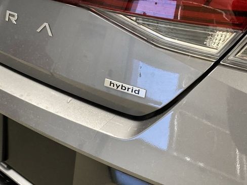 New 2025 Hyundai Elantra Limited image 34