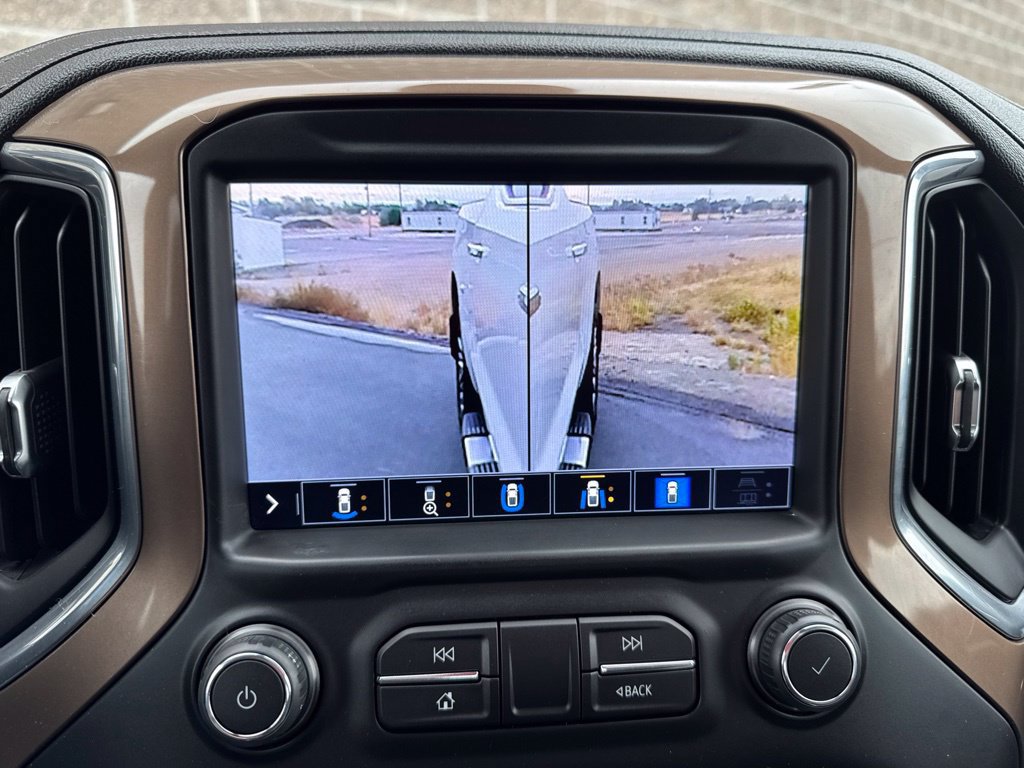 Used 2021 Chevrolet Silverado 1500 High Country w/ Technology Package AWD/4WD image 36