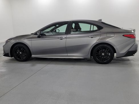 Certified 2025 Toyota Camry SE image 5