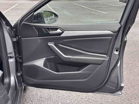 Used 2025 Volkswagen Jetta Sport FWD image 15