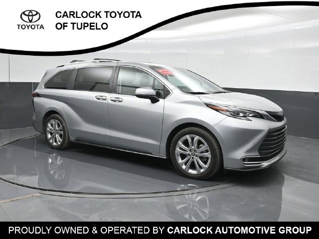 Used 2023 Toyota Sienna Platinum FWD image 6