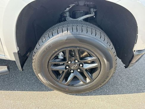 Used 2021 Chevrolet Silverado 1500 Custom Trail Boss AWD/4WD image 26