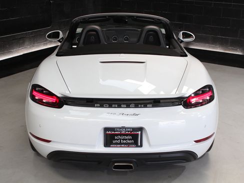 Used 2021 Porsche 718 Boxster w/ Premium Package RWD image 30
