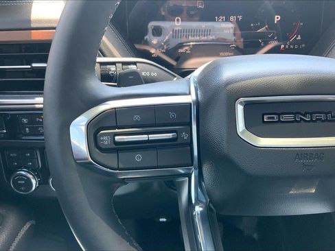 Used 2026 GMC Yukon Denali AWD/4WD image 2