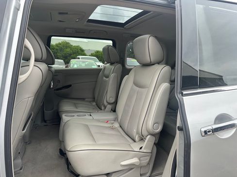 Used 2012 Nissan Quest SL w/ Bose Pkg FWD image 15