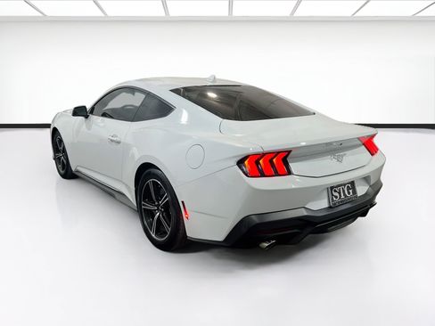 Used 2024 Ford Mustang Coupe RWD image 6