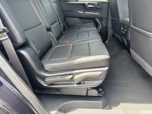 Used 2025 Chevrolet Tahoe Z71 AWD/4WD image 16