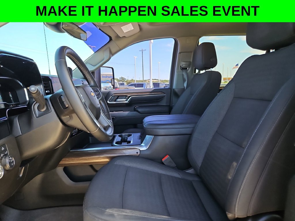 Used 2024 Chevrolet Silverado 2500 LT w/ Convenience Package AWD/4WD image 9