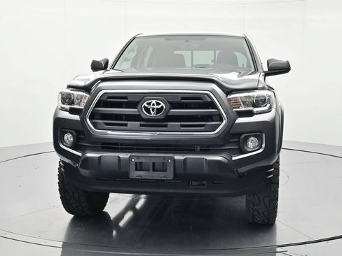 Used 2017 Toyota Tacoma SR5 w/ Tow Package RWD image 2