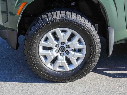 Used 2023 Nissan Frontier SV w/ Technology Package image 9