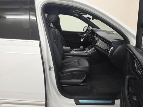 Used 2022 Audi Q7 2.0T Premium w/ Convenience Package AWD/4WD image 21