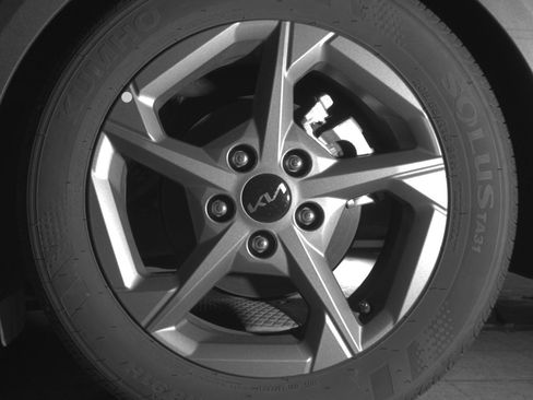 Used 2025 Kia K4 LXS image 14