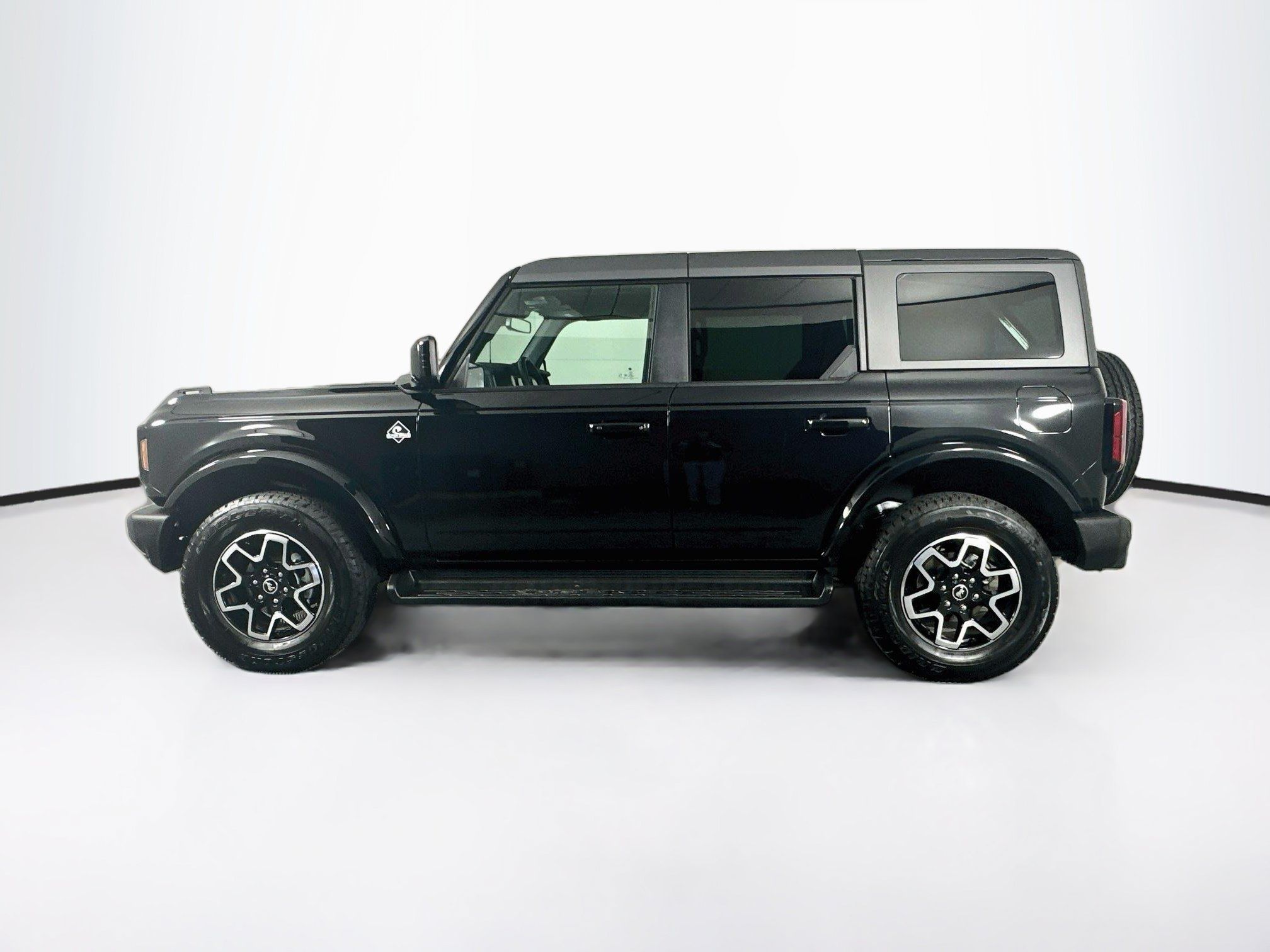 Used 2025 Ford Bronco Outer Banks AWD/4WD image 4