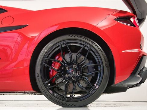 Used 2023 Chevrolet Corvette Z06 w/ Z07 Performance Package RWD image 8
