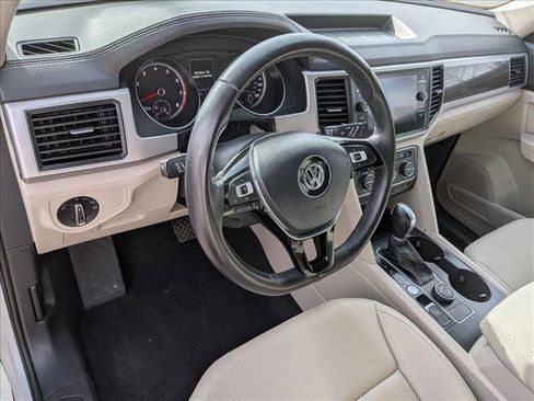 Used 2019 Volkswagen Atlas SE w/ Towing Package image 10