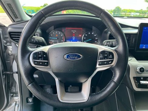 Used 2021 Ford Explorer XLT w/ Class III Trailer Tow Package AWD/4WD image 12