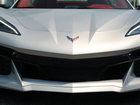 Used 2023 Chevrolet Corvette Z06 w/ Chrome Exterior Badge Package RWD image 34