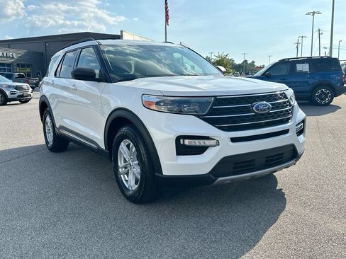 Used 2020 Ford Explorer XLT w/ Equipment Group 202A AWD/4WD image 2