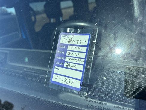 Used 2021 Jeep Wrangler Unlimited Sahara w/ Cold Weather Group image 11