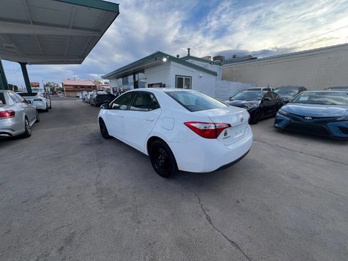 Used 2015 Toyota Corolla LE FWD image 4