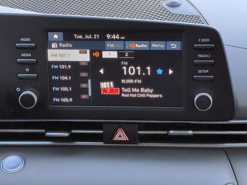 Used 2025 Hyundai Elantra Sport FWD image 17