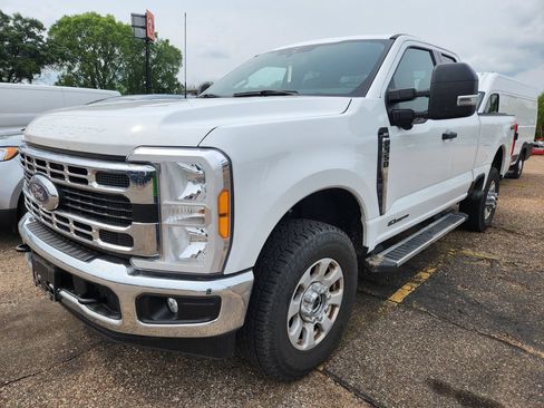 Used 2023 Ford F350 XLT w/ 360-Degree Camera Package AWD/4WD image 1