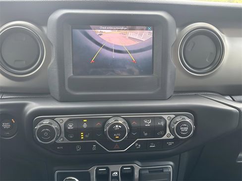 Used 2021 Jeep Wrangler Unlimited Sport image 17