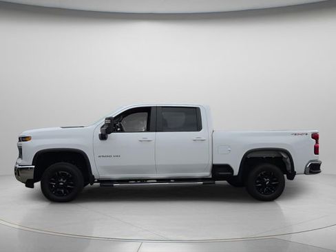 Used 2025 Chevrolet Silverado 2500 LT w/ Convenience Package image 3