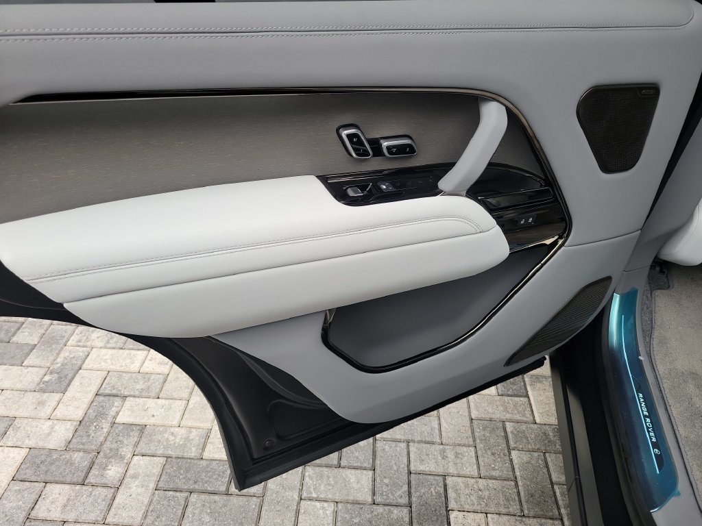 New 2026 Land Rover Range Rover SV AWD/4WD image 22