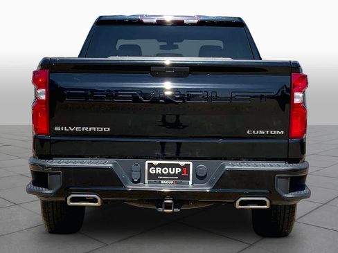 Used 2020 Chevrolet Silverado 1500 Custom w/ Custom Value Package AWD/4WD image 5