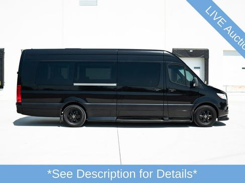 Used 2022 Mercedes-Benz Sprinter 2500 w/ Parking Package image 2