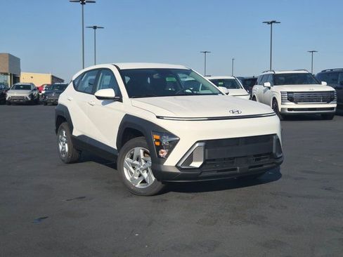 New 2026 Hyundai Kona SE image 1