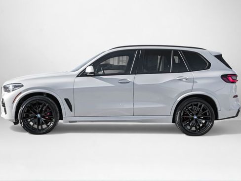 Used 2021 BMW X5 M50i image 9