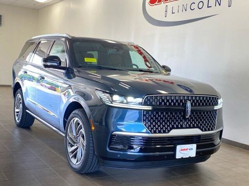 New 2026 Lincoln Navigator Reserve AWD/4WD image 32
