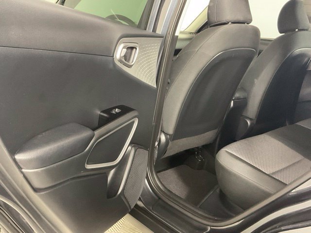 Used 2025 Kia Soul LX w/ LX Technology Package FWD image 15