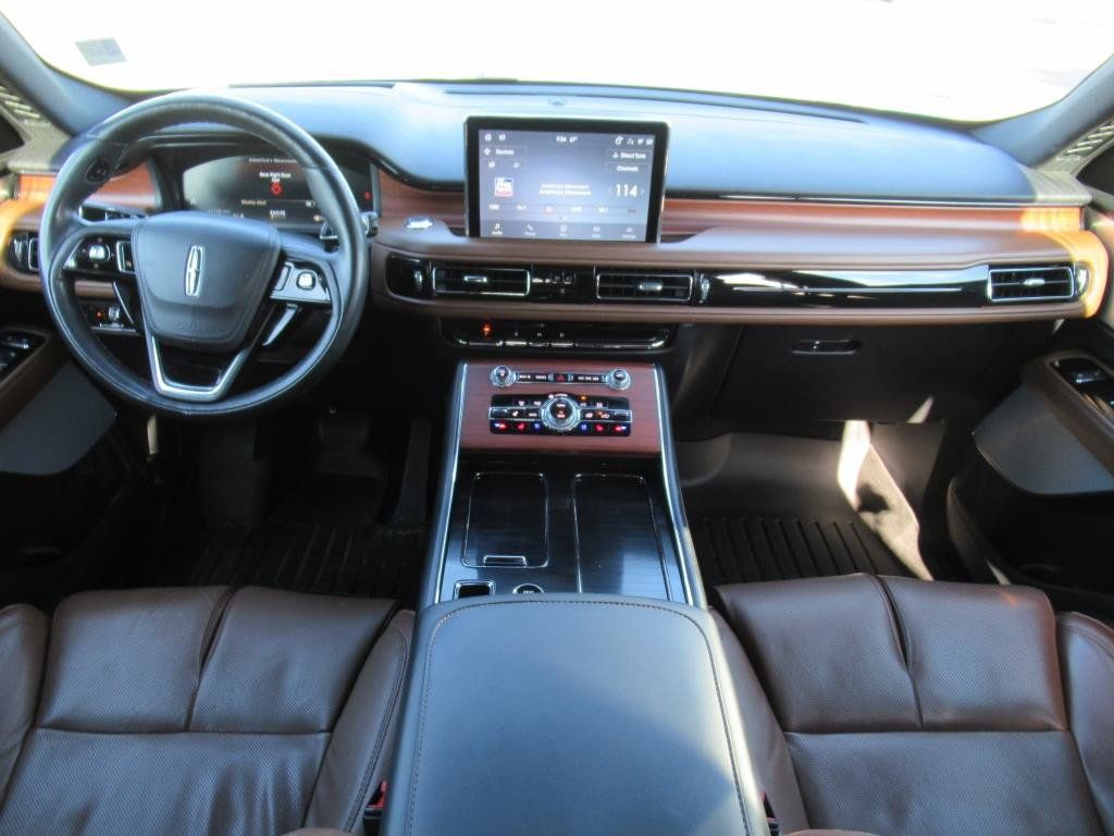 Used 2023 Lincoln Aviator Reserve w/ Equipment Group 201A AWD/4WD image 11