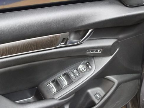 Used 2019 Honda Accord Touring image 13