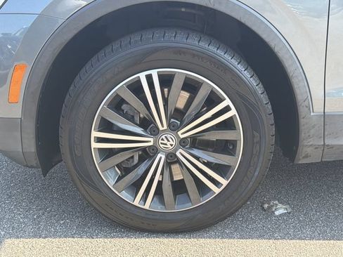 Used 2019 Volkswagen Tiguan SEL w/ 3rd Row Seat Package AWD/4WD image 13