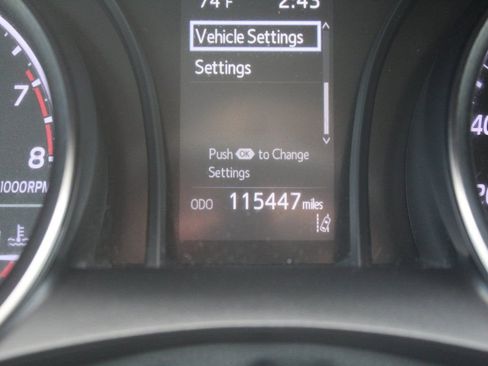 Used 2021 Toyota Camry SE image 16