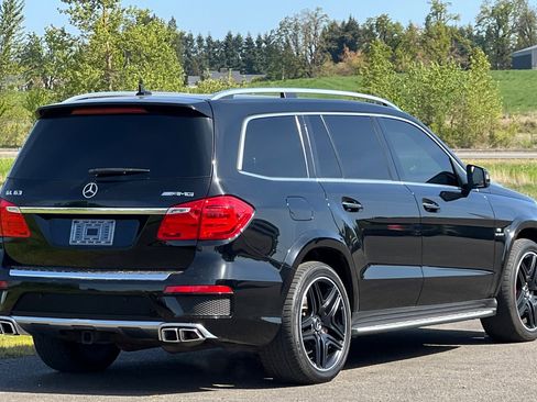 Used 2016 Mercedes-Benz GL 63 AMG 4MATIC image 4