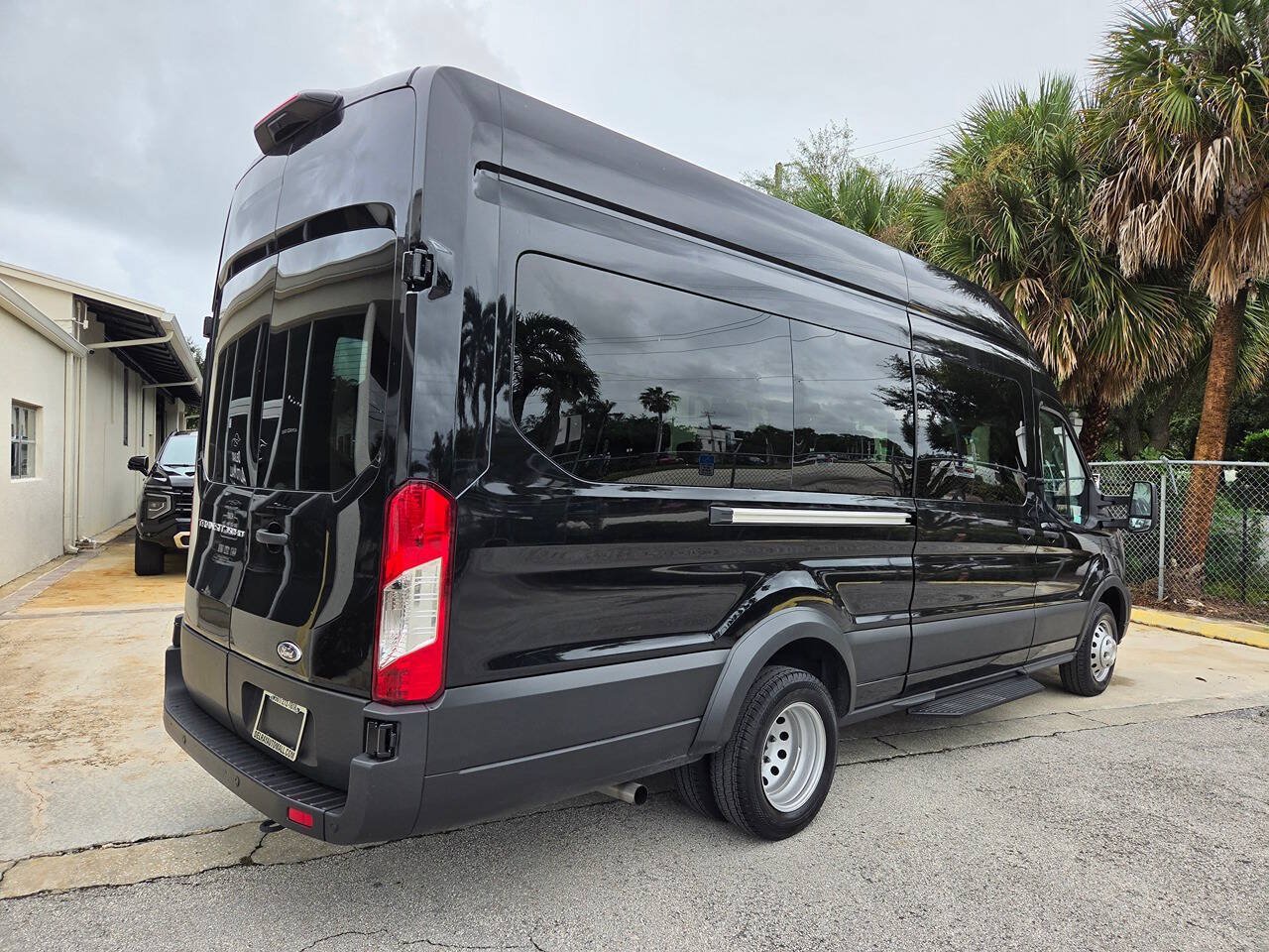 Used 2025 Ford Transit 350 XL RWD image 6