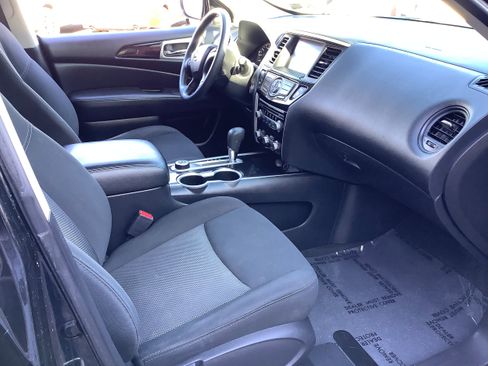 Used 2020 Nissan Pathfinder S image 18