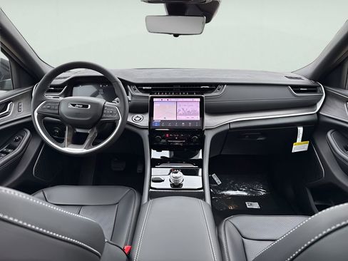 New 2025 Jeep Grand Cherokee L Limited w/ Luxury Tech Group II image 12