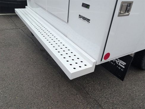 New 2025 Chevrolet Express 3500 image 30