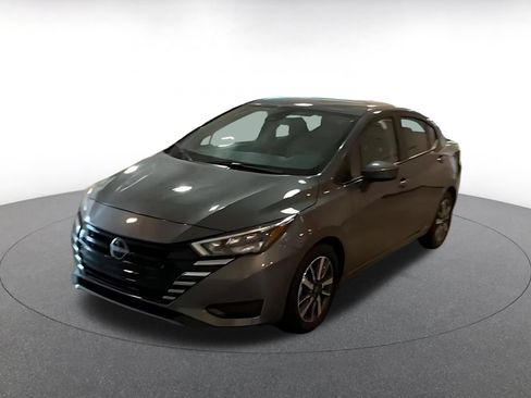 Used 2025 Nissan Versa SV FWD image 7