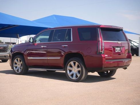 Used 2018 Cadillac Escalade Luxury AWD/4WD image 5