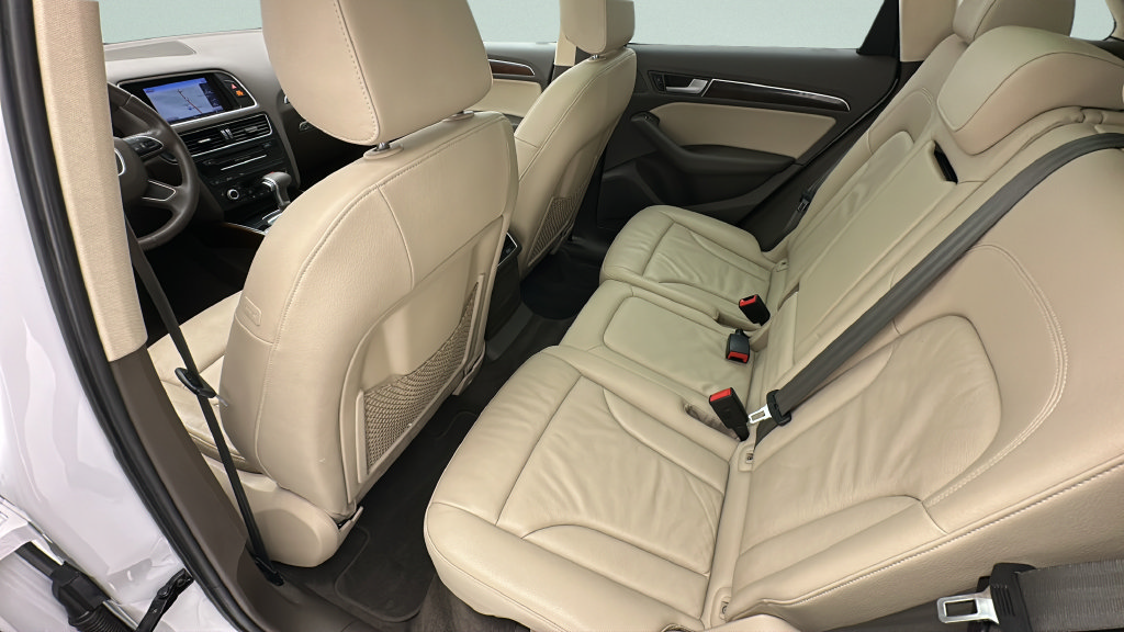 Used 2015 Audi Q5 2.0T Premium Plus w/ Technology Package AWD/4WD image 9
