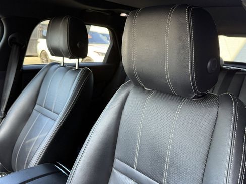 Used 2021 Land Rover Range Rover Velar R-Dynamic S image 17